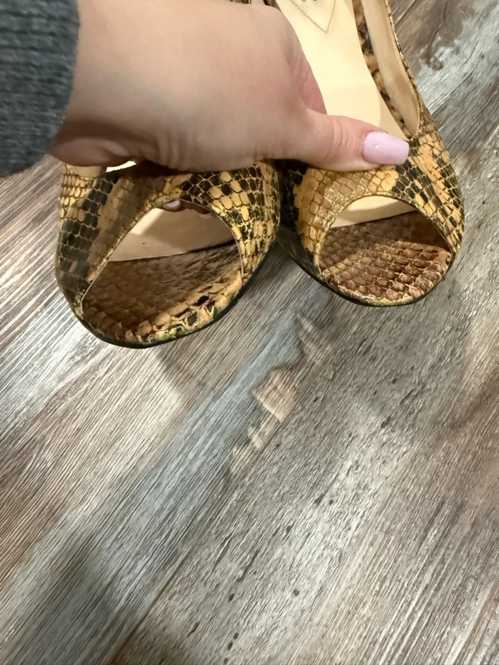 GUESS by Marciano Women’s Snakeskin Peep Toe Heels Size 9.5